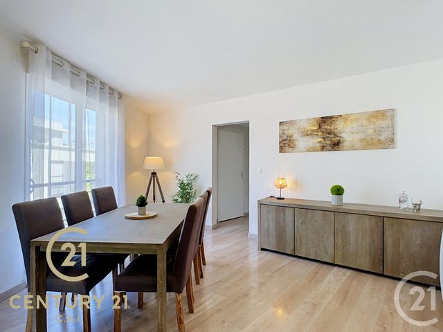 Appartement T4 à vendre - 4 pièces - 105.0 m2 - CARQUEFOU - 44 - PAYS-DE-LOIRE - Century 21 C.A.I.