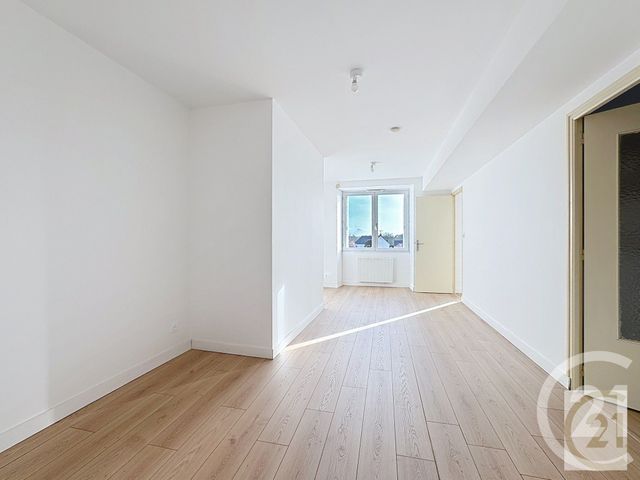 Appartement F3 à louer - 3 pièces - 55.98 m2 - CARQUEFOU - 44 - PAYS-DE-LOIRE - Century 21 C.A.I.