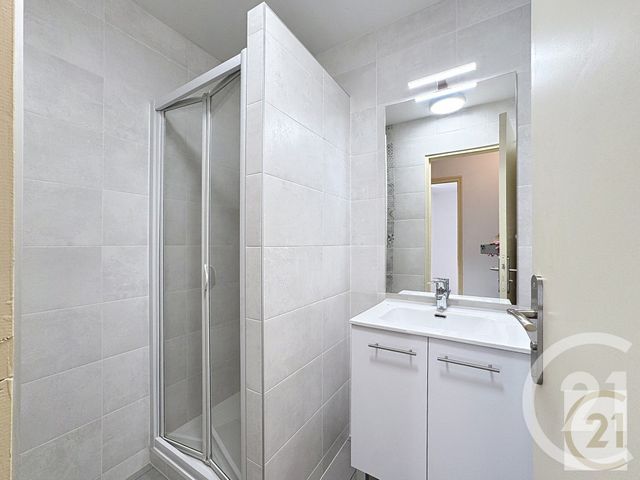 Appartement F3 à louer - 3 pièces - 55.98 m2 - CARQUEFOU - 44 - PAYS-DE-LOIRE - Century 21 C.A.I.