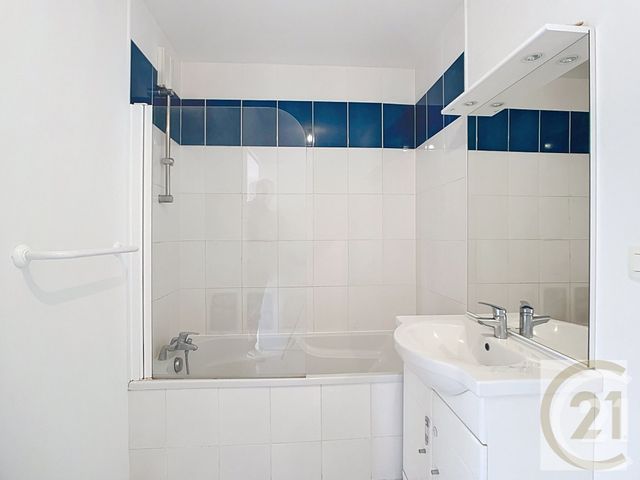 Appartement F3 à vendre - 3 pièces - 76.22 m2 - STE LUCE SUR LOIRE - 44 - PAYS-DE-LOIRE - Century 21 C.A.I.