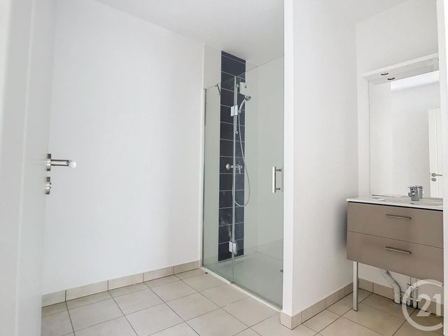 Appartement T2 à vendre - 2 pièces - 43.7 m2 - CARQUEFOU - 44 - PAYS-DE-LOIRE - Century 21 C.A.I.