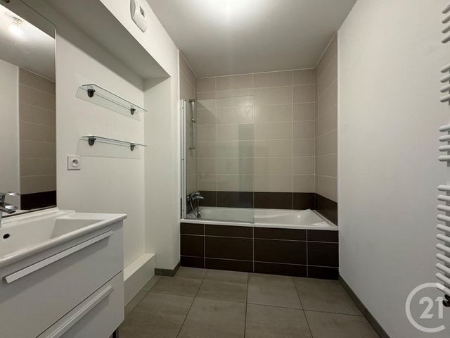 Appartement F3 à louer - 3 pièces - 63.71 m2 - THOUARE SUR LOIRE - 44 - PAYS-DE-LOIRE - Century 21 C.A.I.