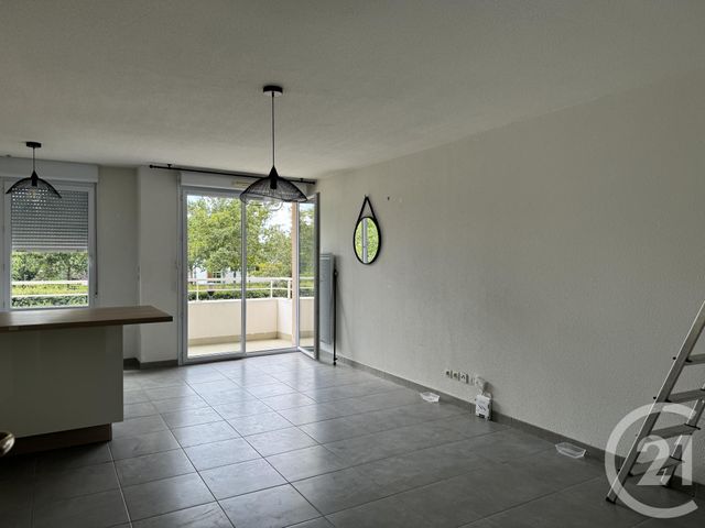 Appartement F2 à louer - 2 pièces - 42.7 m2 - CARQUEFOU - 44 - PAYS-DE-LOIRE - Century 21 C.A.I.