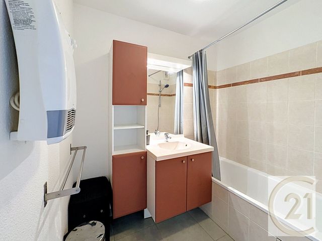Appartement F2 à louer - 2 pièces - 41.69 m2 - CARQUEFOU - 44 - PAYS-DE-LOIRE - Century 21 C.A.I.