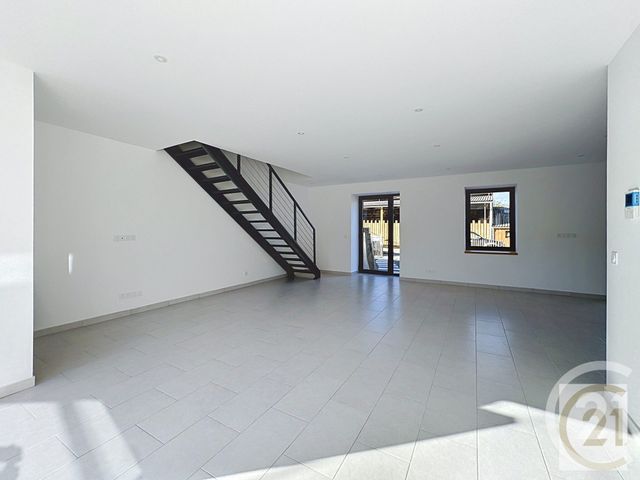 Appartement F4 à louer - 4 pièces - 118.4 m2 - CARQUEFOU - 44 - PAYS-DE-LOIRE - Century 21 C.A.I.
