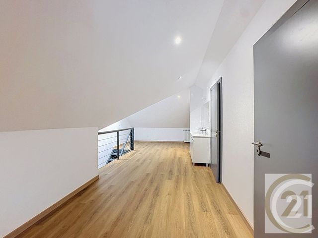 Appartement F4 à louer - 4 pièces - 119.83 m2 - CARQUEFOU - 44 - PAYS-DE-LOIRE - Century 21 C.A.I.