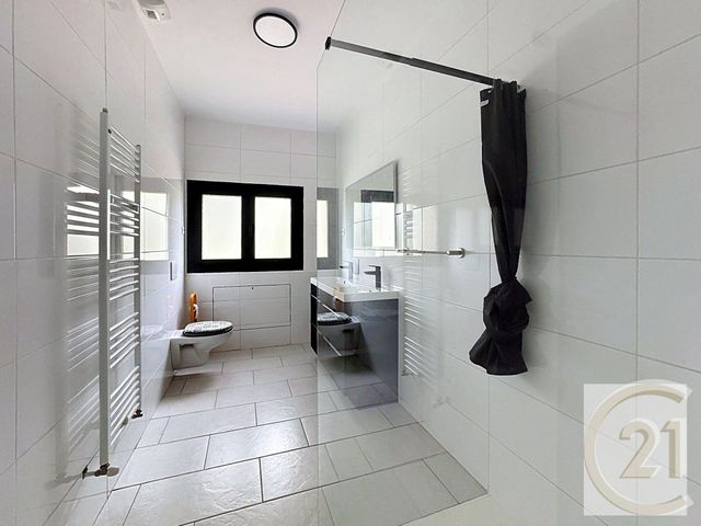Appartement F4 à louer - 4 pièces - 119.83 m2 - CARQUEFOU - 44 - PAYS-DE-LOIRE - Century 21 C.A.I.