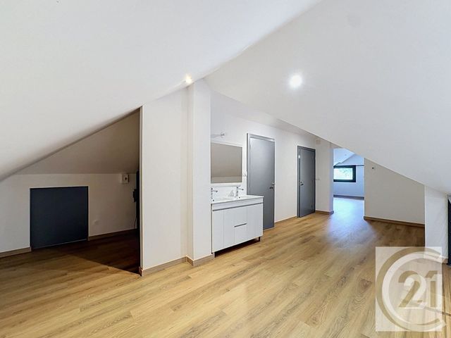 Appartement F4 à louer - 4 pièces - 119.83 m2 - CARQUEFOU - 44 - PAYS-DE-LOIRE - Century 21 C.A.I.